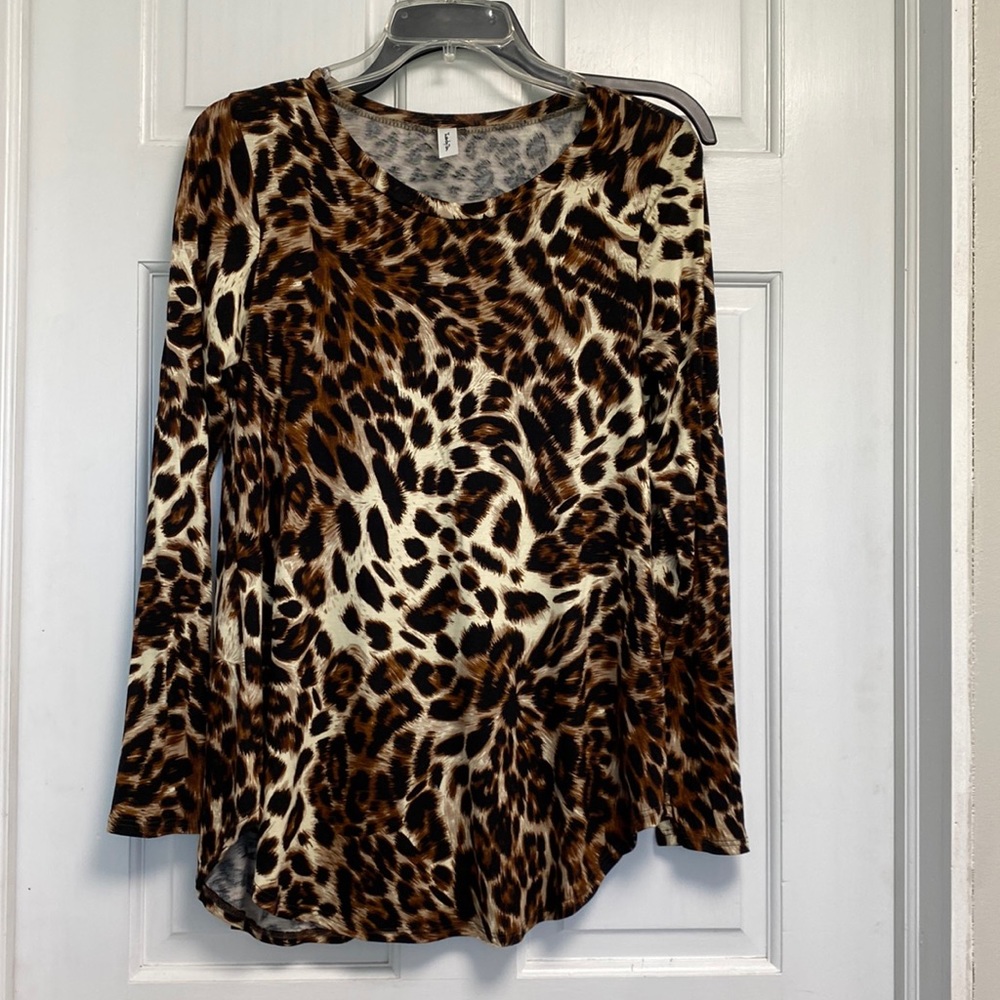 Twenty Ten Tunic top Blouse Animal Print Small boutique Top